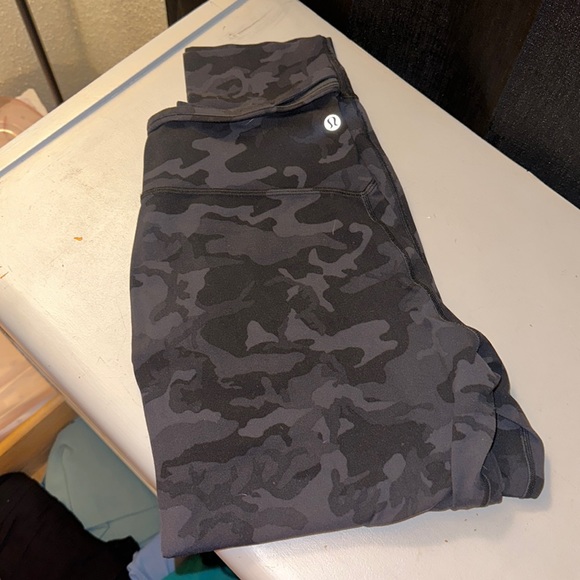 Lululemon align cropped joggers - Picture 1 of 2